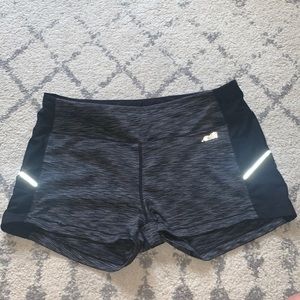 Avia Size L Shorts